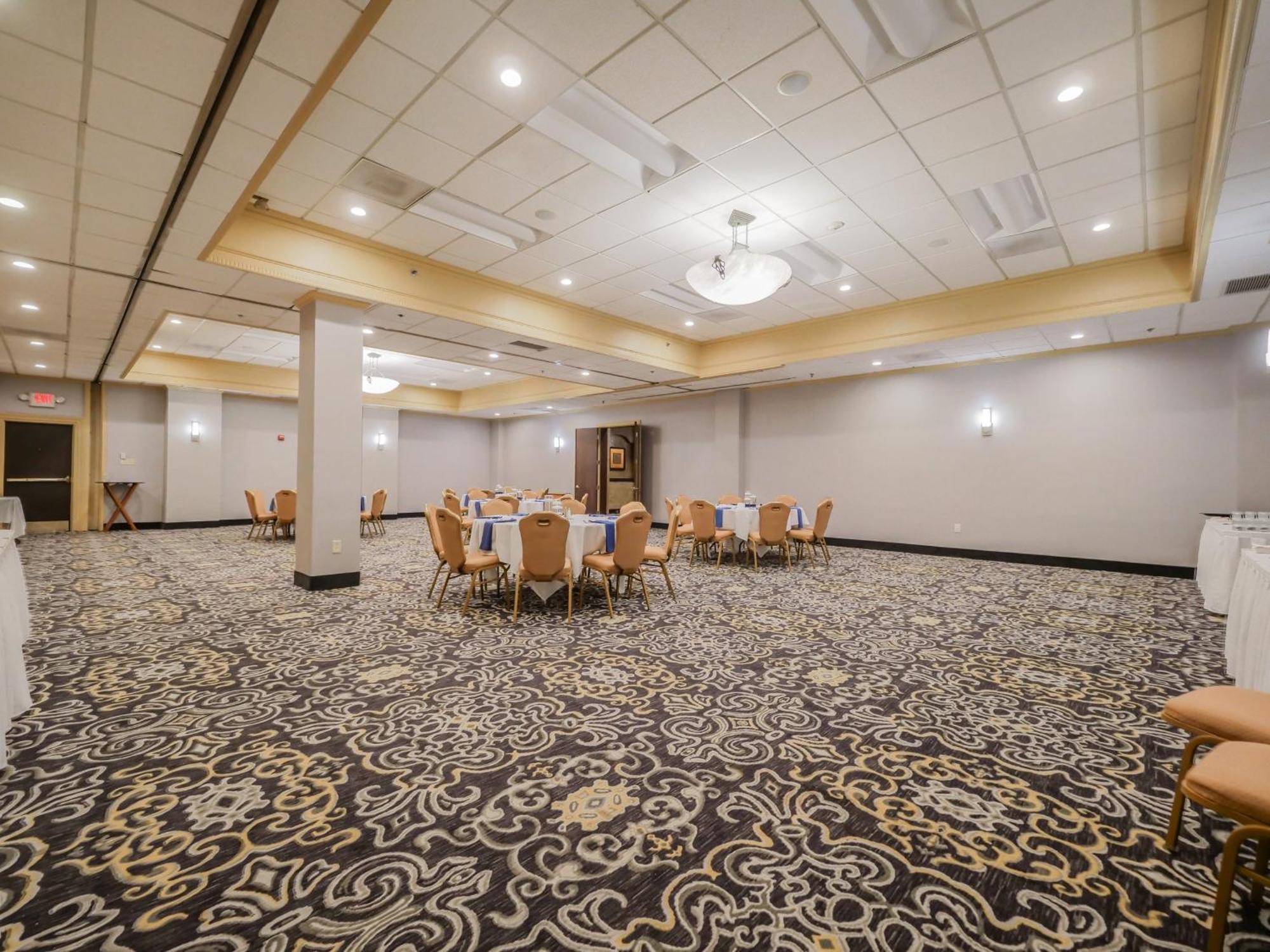 Hotel Crowne Plaza Cleveland Airport By Ihg Middleburg Heights Exterior foto